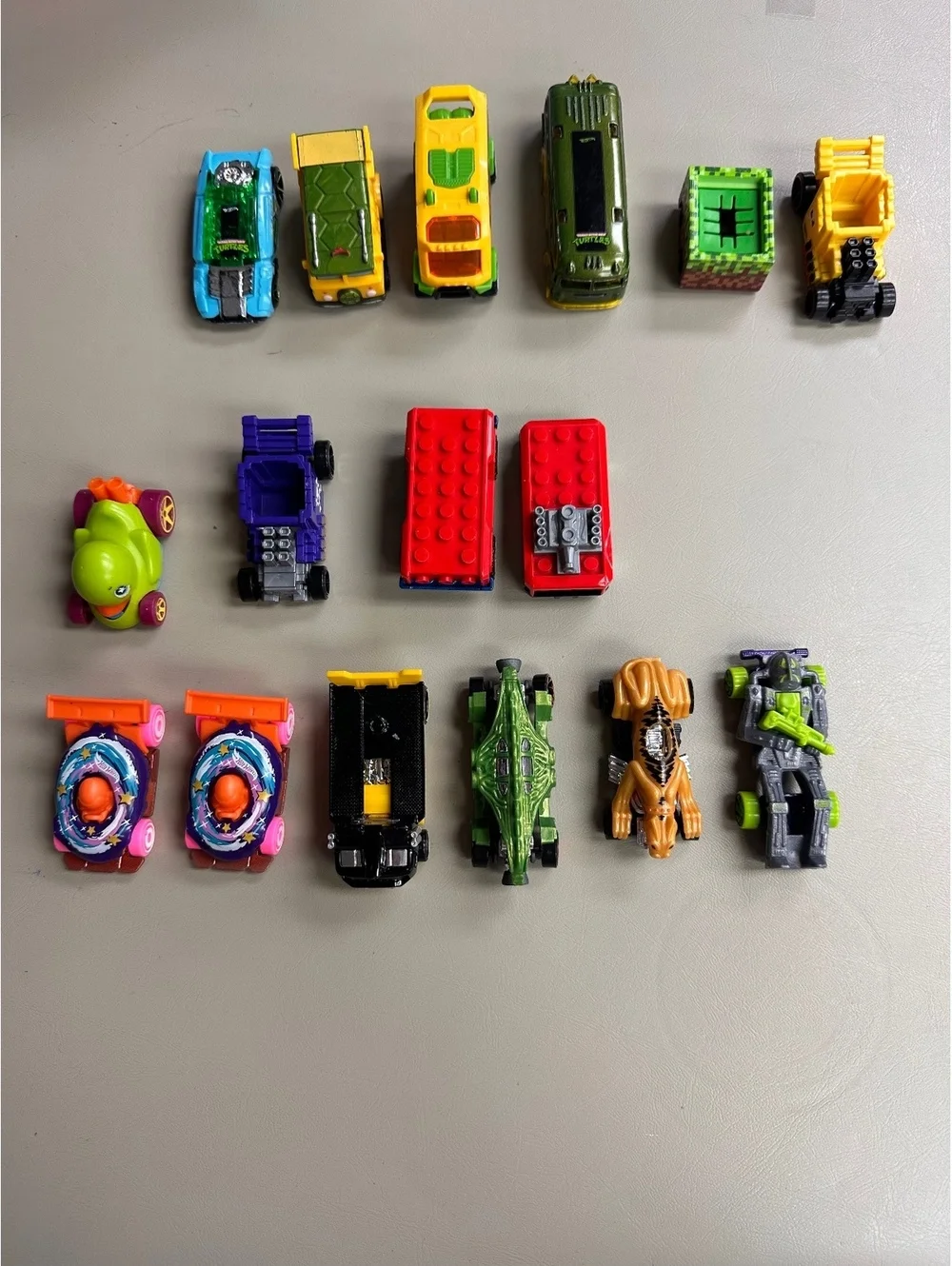 Mixed Lot of 15 Miniature Toy Vehicles and Figures